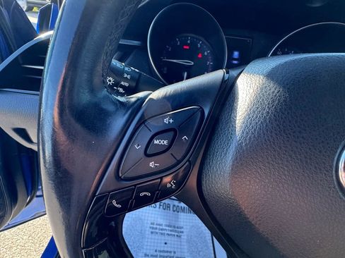 Used 2018 Toyota C-HR XLE image 20