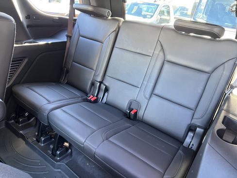 Used 2021 Chevrolet Tahoe Z71 w/ Z71 Signature Package image 32