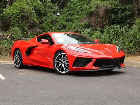 Used 2025 Chevrolet Corvette Stingray Preferred Cpe w/ 2LT RWD image 2
