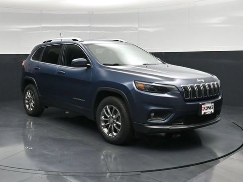 Used 2020 Jeep Cherokee Latitude Plus w/ Cold Weather Group AWD/4WD image 6
