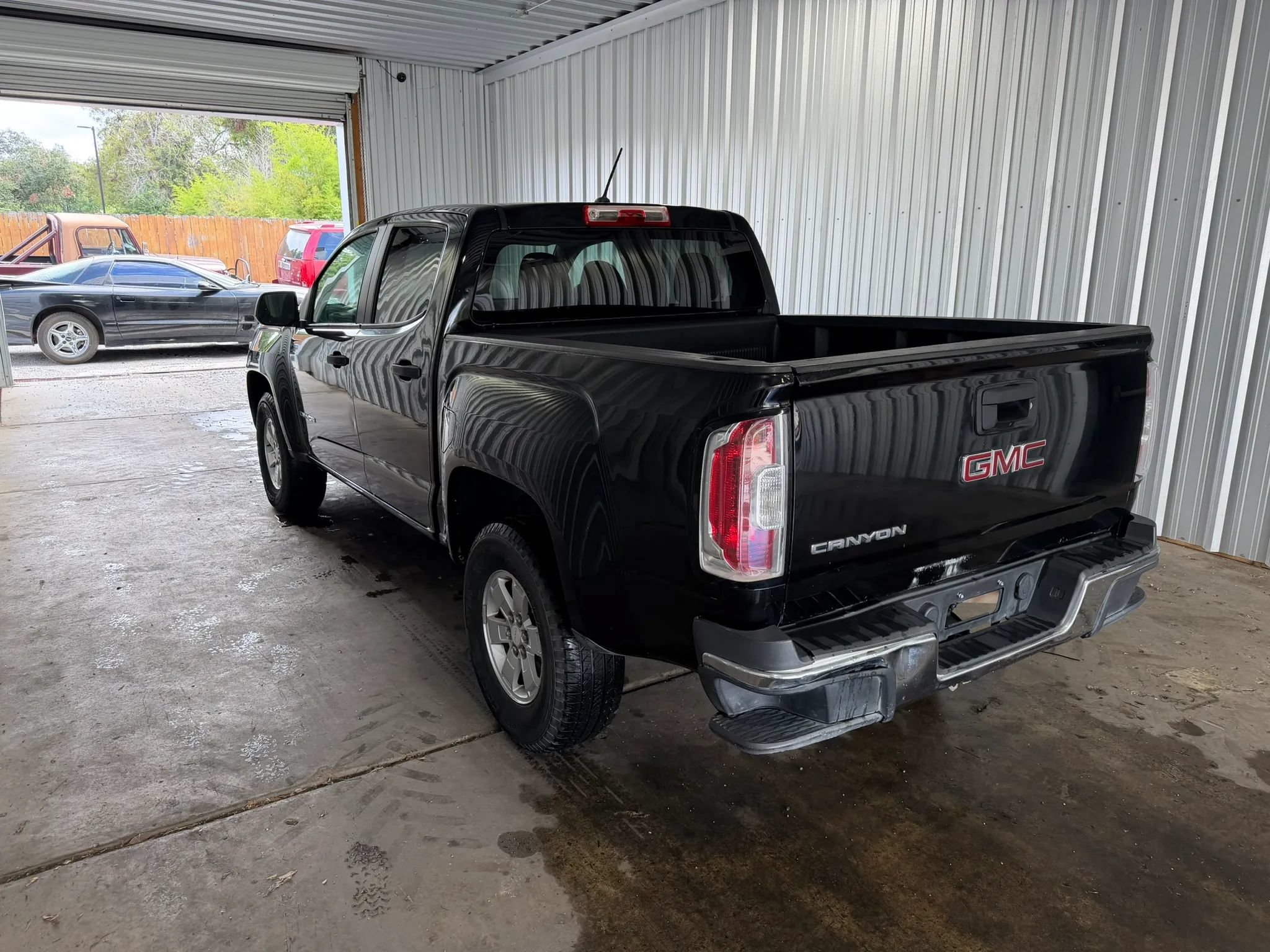 Used 2015 GMC Canyon 2WD Crew Cab image 2