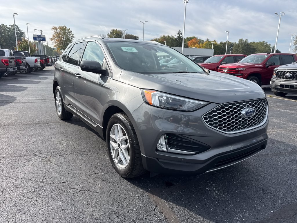 Used 2024 Ford Edge SEL w/ Convenience Package AWD/4WD image 4