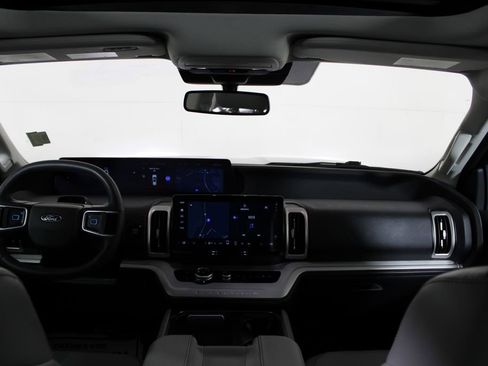 Certified 2025 Ford Expedition Active image 13