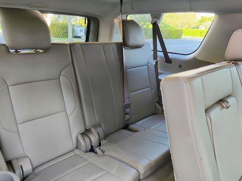Used 2019 Chevrolet Suburban LT image 16