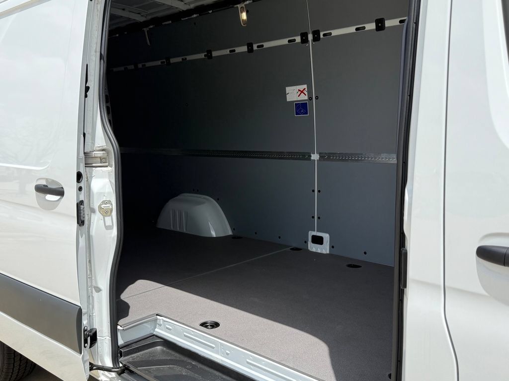 Used 2025 Mercedes-Benz Sprinter 2500 image 12