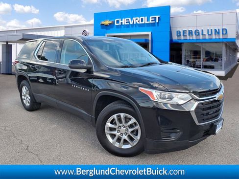 Used 2021 Chevrolet Traverse LS AWD/4WD image 1