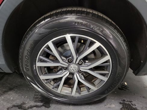 Used 2019 Volkswagen Tiguan SEL image 11