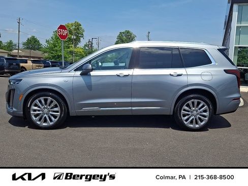 Used 2024 Cadillac XT6 Premium Luxury w/ Technology Package AWD/4WD image 9