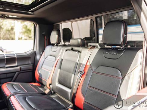 Used 2019 Ford F150 Lariat w/ Equipment Group 502A Luxury AWD/4WD image 34