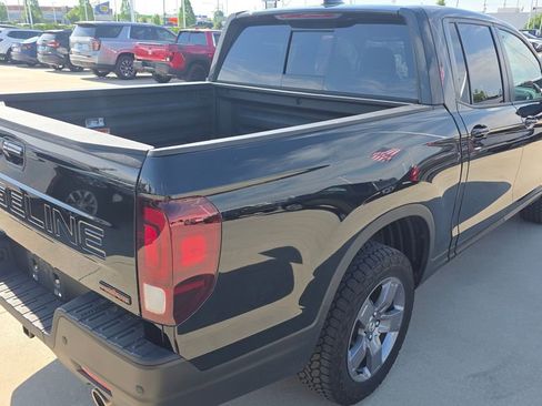 Used 2025 Honda Ridgeline TrailSport image 5