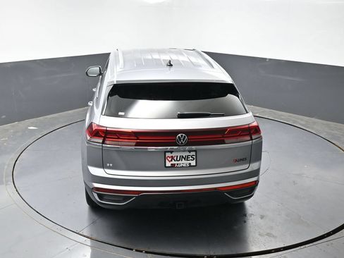 Used 2025 Volkswagen Atlas Cross Sport SE FWD image 48