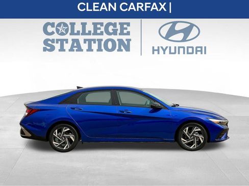Used 2025 Hyundai Elantra Sport FWD image 11