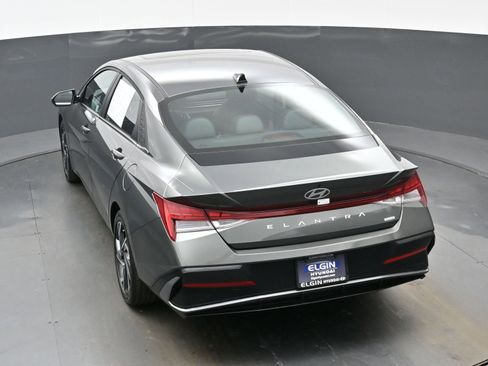 Certified 2025 Hyundai Elantra Limited image 37