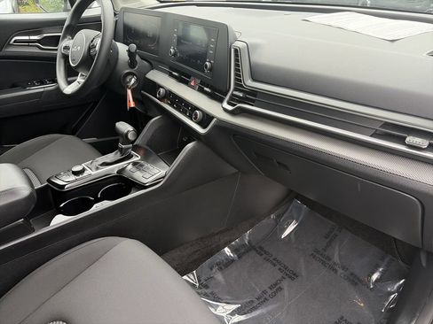 Used 2023 Kia Sportage LX FWD image 31