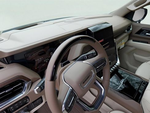 New 2026 GMC Yukon XL Denali w/ Denali Reserve Package image 8