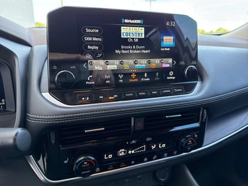 Used 2021 Nissan Rogue Platinum AWD/4WD image 24