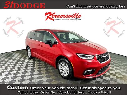 New 2026 Chrysler Pacifica Select