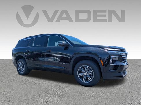 New 2026 Chevrolet Traverse LT w/ Driver Confidence Package AWD/4WD image 3
