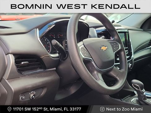 Used 2021 Chevrolet Traverse LS image 6