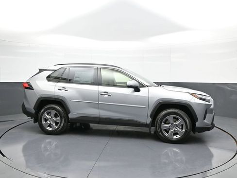 Certified 2025 Toyota RAV4 XLE w/ Convenience Package image 5