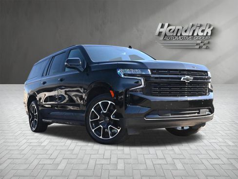 Used 2024 Chevrolet Suburban RST w/ Luxury Package image 2