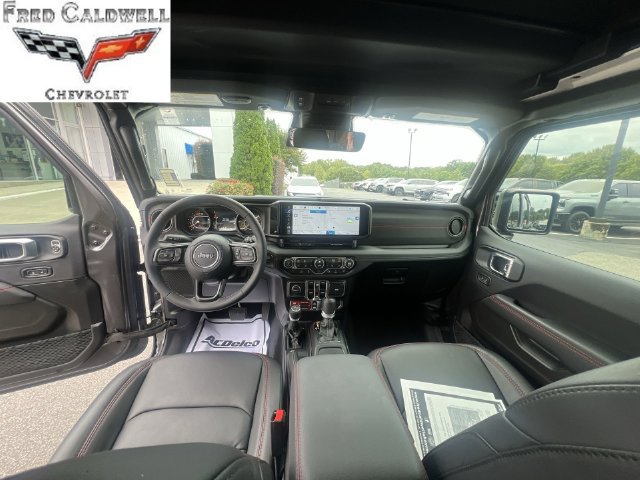 Used 2026 Jeep Wrangler Unlimited Rubicon AWD/4WD image 25