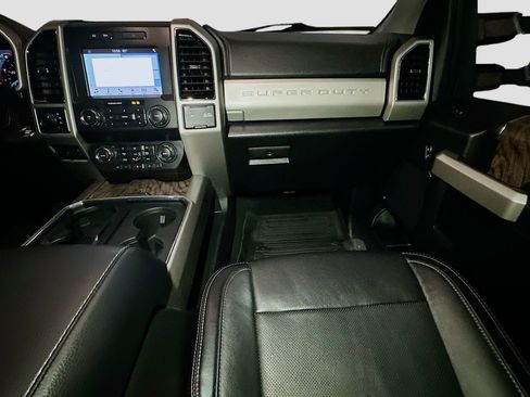 Used 2019 Ford F350 Lariat w/ Lariat Ultimate Package AWD/4WD image 30