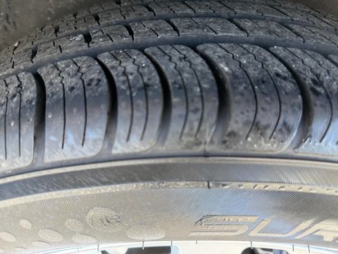 Used 2014 Chrysler Town & Country Touring image 13