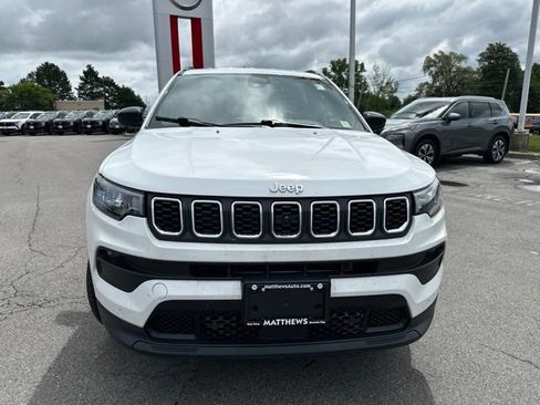 Used 2024 Jeep Compass Latitude AWD/4WD image 10