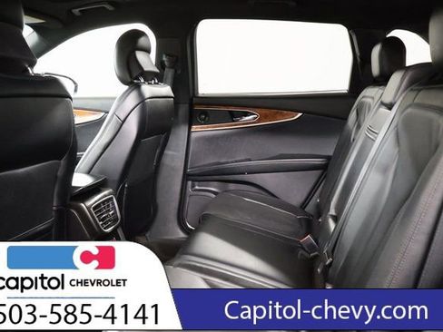 Used 2019 Lincoln Nautilus Reserve image 33