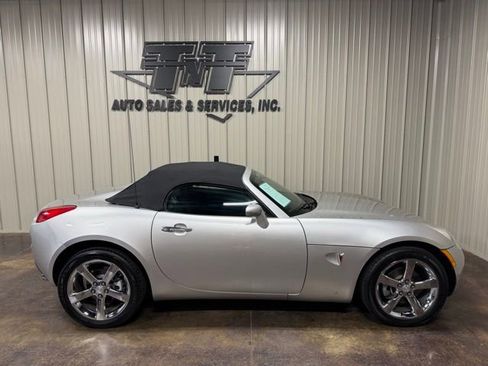 Used 2007 Pontiac Solstice Convertible w/ Preferred Package RWD image 8