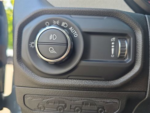 New 2025 Jeep Gladiator Sport image 25