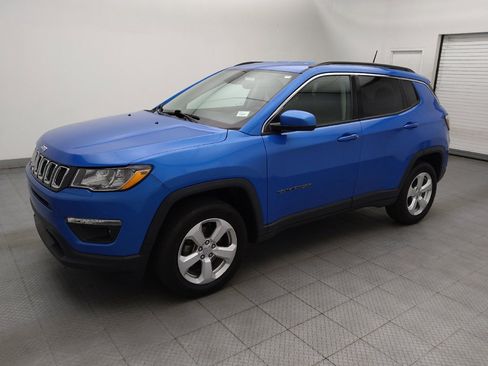 Used 2017 Jeep Compass Latitude AWD/4WD image 2