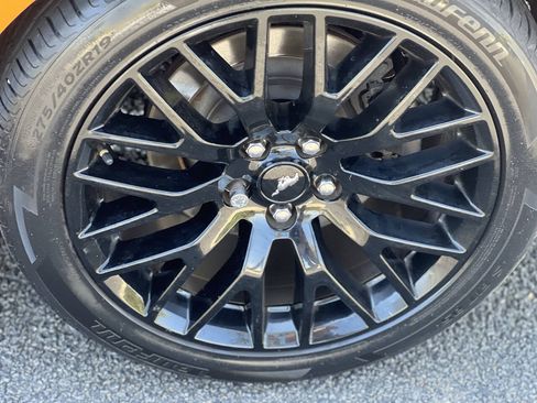 Used 2018 Ford Mustang GT Premium w/ GT Performance Package RWD image 19