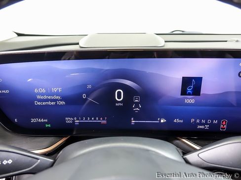 Certified 2025 Buick Envision Sport Touring image 13