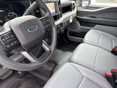 New 2026 Ford F250 XL w/ F-250 >10K GVWR Package image 9