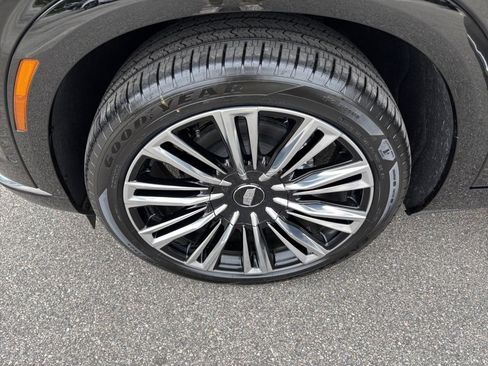 New 2026 Cadillac Vistiq Premium Luxury AWD/4WD image 27