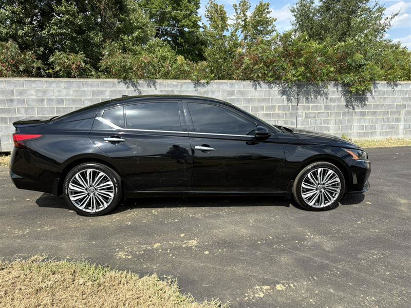 Used 2023 Nissan Altima 2.5 SL AWD/4WD image 5
