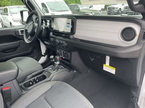 New 2026 Jeep Gladiator Sport AWD/4WD image 14