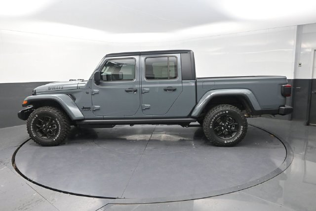 New 2026 Jeep Gladiator Sport AWD/4WD image 5