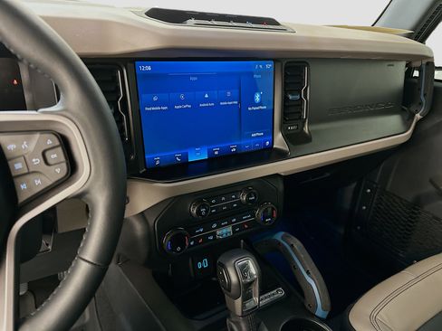 Used 2023 Ford Bronco Wildtrak image 25