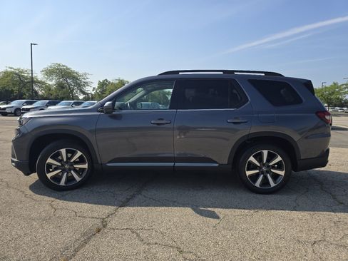 Certified 2024 Honda Pilot Touring image 16