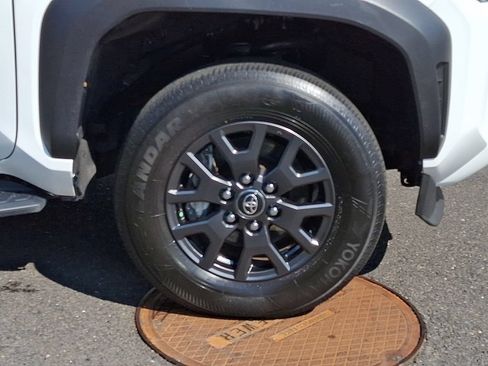 Certified 2025 Toyota 4Runner SR5 AWD/4WD image 8