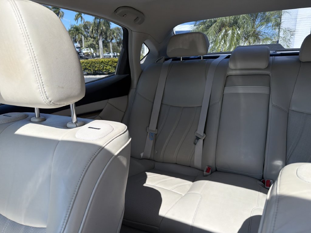 Used 2015 INFINITI Q70 L 3.7 w/ Deluxe Touring Package RWD image 13