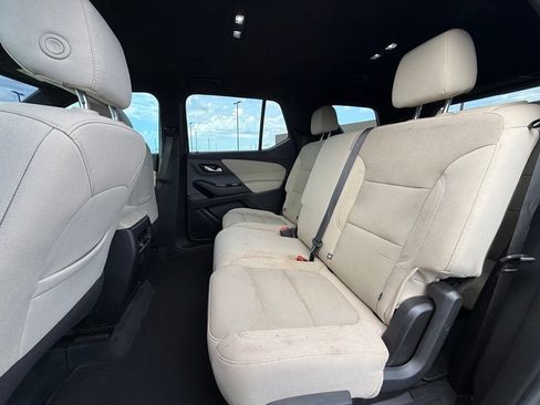 Used 2022 Chevrolet Traverse LS AWD/4WD image 24