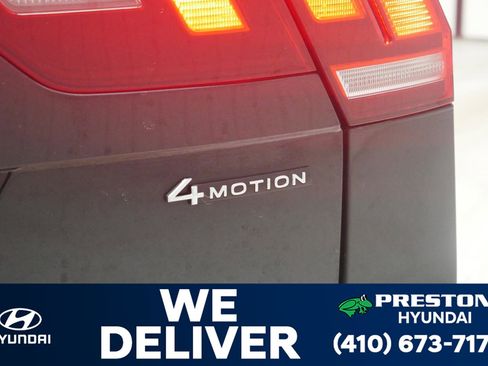 Used 2022 Volkswagen Tiguan SE w/ Panoramic Sunroof Package image 26