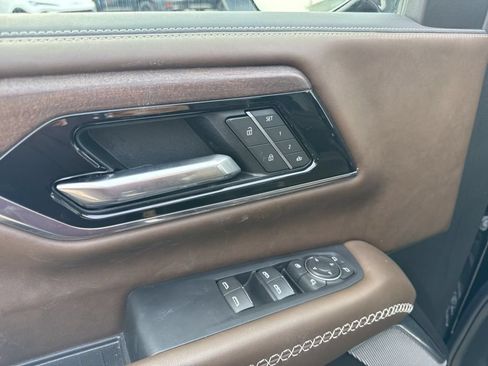 Used 2025 GMC Yukon XL Denali Ultimate w/ LPO, Floor Liner Package AWD/4WD image 20