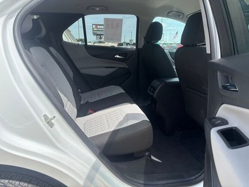Used 2022 Chevrolet Equinox LS w/ LS Convenience Package image 14