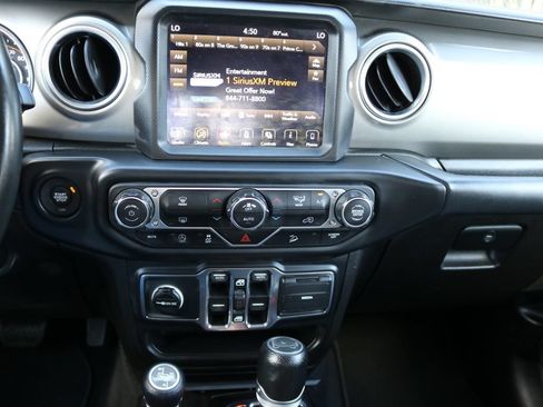 Used 2019 Jeep Wrangler Unlimited Sahara AWD/4WD image 23
