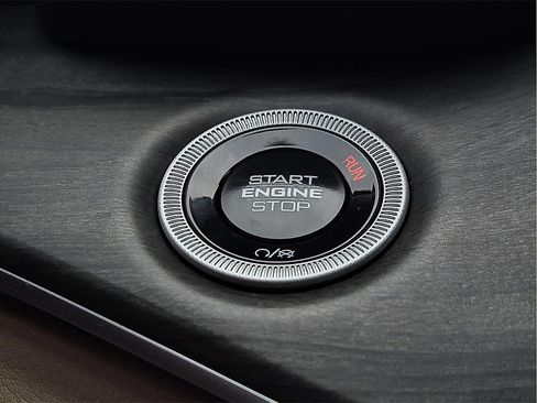 Used 2024 Jeep Grand Cherokee L Limited w/ Luxury Tech Group II image 16